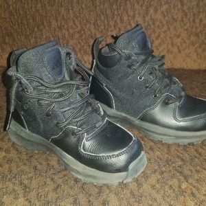 Nike boots  acg.